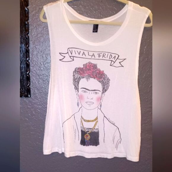 Frida tee w/cutoff sleeves- Great Vintage Tee!!! - Picture 1 of 4